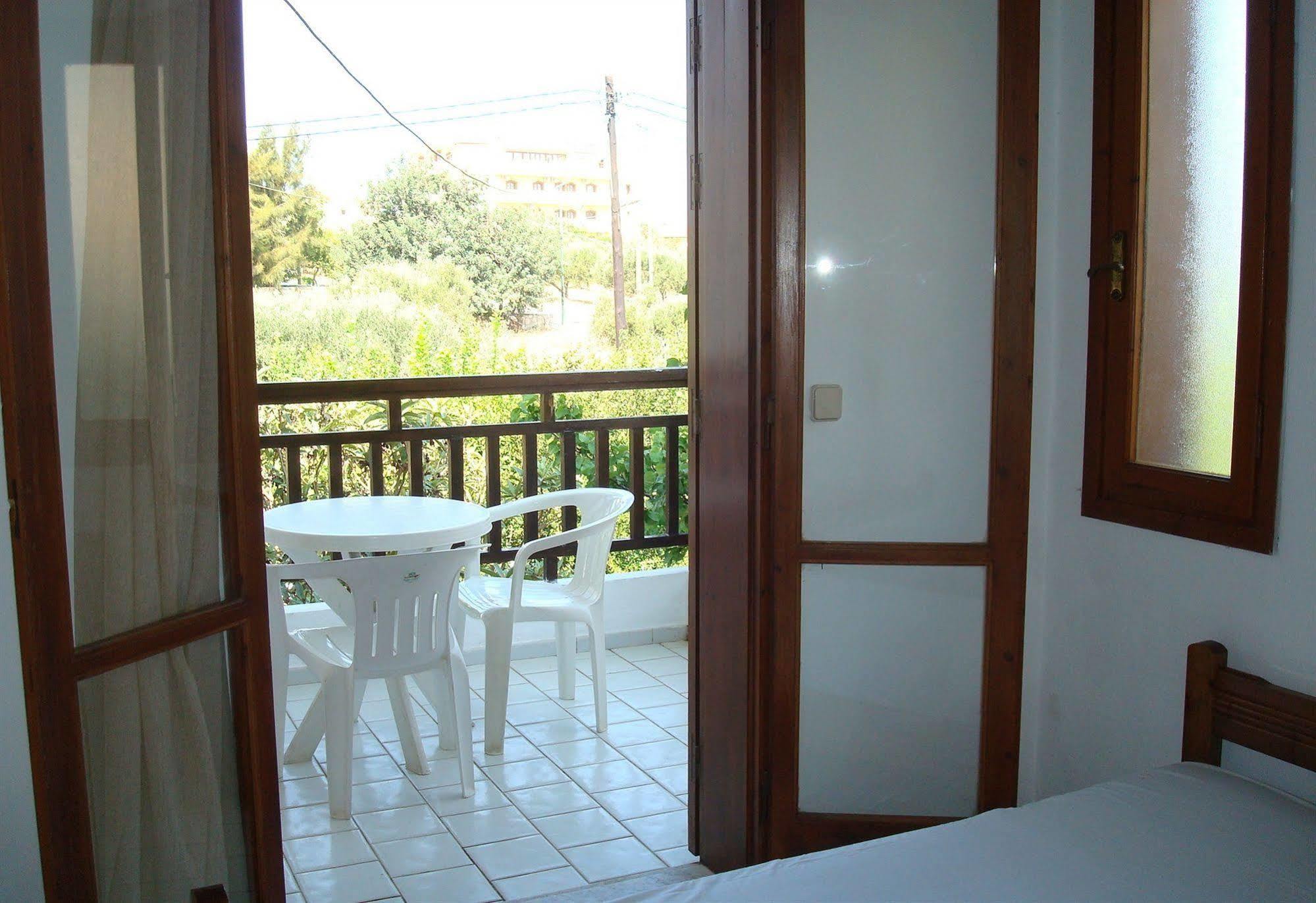 Sirocco Apartments Hersonissos  Eksteriør billede